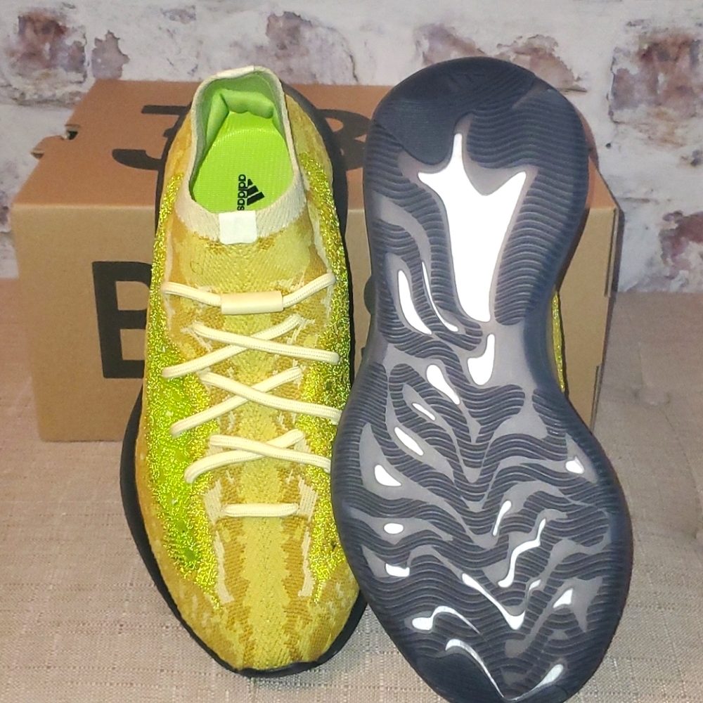YEEZY BOOST 380 - Picture 3 of 5